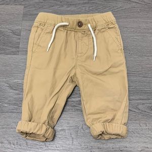 Baby gap boy khaki chino pants - size 6-12 months